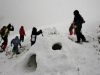 Course de yooner, construction d'igloo, recherche arva... jouons et apprenons dans la neige avec les Accompagnateurs en montagne du Refuge du Sotré !