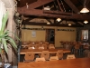 Salle d'accueil du Refuge du Sotré côté nord.
