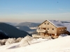 Se balader en raquettes à neige et profiter de ces paysages de beauté ! (Crédit photo : Refuge du Sotré / Jean-Marie Haton / Yannick Holtzer)