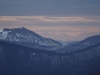 Vue sur les alpes bernoises et le Grand-Ballon en hiver depuis le Hohneck.