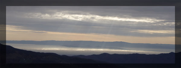 Rayon de soleil sur la plaine d'Alsace depuis le Hohneck.